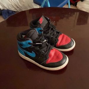Jordan 1 Retro high bc to chi  Used 9C toddler